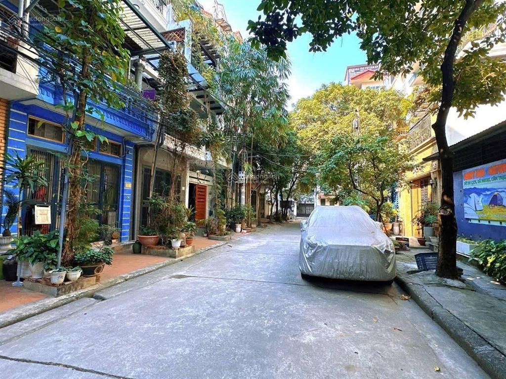 Chính chủ bán nhà lô góc 3 tầng ô tô tránh ở tô ngọc vân diện tích 200m2,mt 9.5m2, 120 tỷ có bớt.
