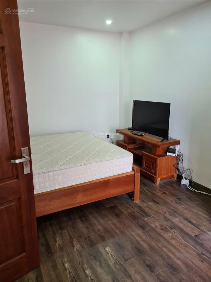 Bán nhà 6 tầng view hồ tây, cách 1 nhà ra ô tô,2 nhà ra hồ, 30m2, mt5m2,giá 10.5 tỷ có thương lượng