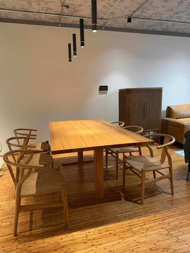 Chính chủ bán căn hộ ở 59 xuân diệu dle roi soleil  view sông hồng,tầng caodt111m2,16.8 tỷ có bớt