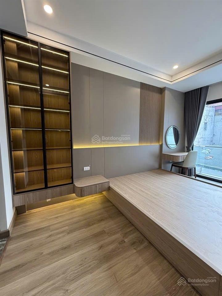 Chỉnh chủ cần tiền bán gấp nhà 5 tầng mới đẹp ngõnông rộng ở việt hưng long biên,dt 31m2,giá6.75 tỷ