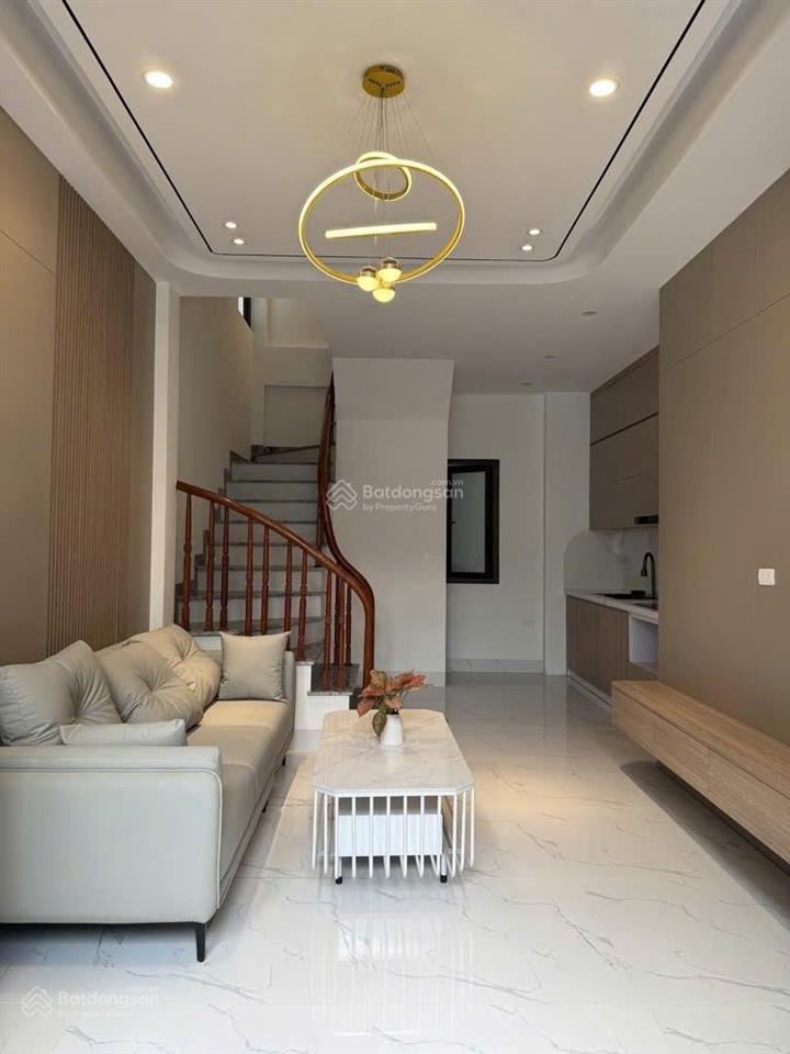 Chỉnh chủ cần tiền bán gấp nhà 5 tầng mới đẹp ngõnông rộng ở việt hưng long biên,dt 31m2,giá6.75 tỷ
