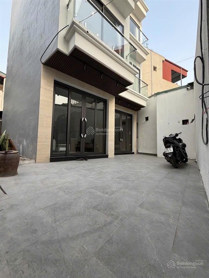 Chỉnh chủ cần tiền bán gấp nhà 5 tầng mới đẹp ngõnông rộng ở việt hưng long biên,dt 31m2,giá6.75 tỷ