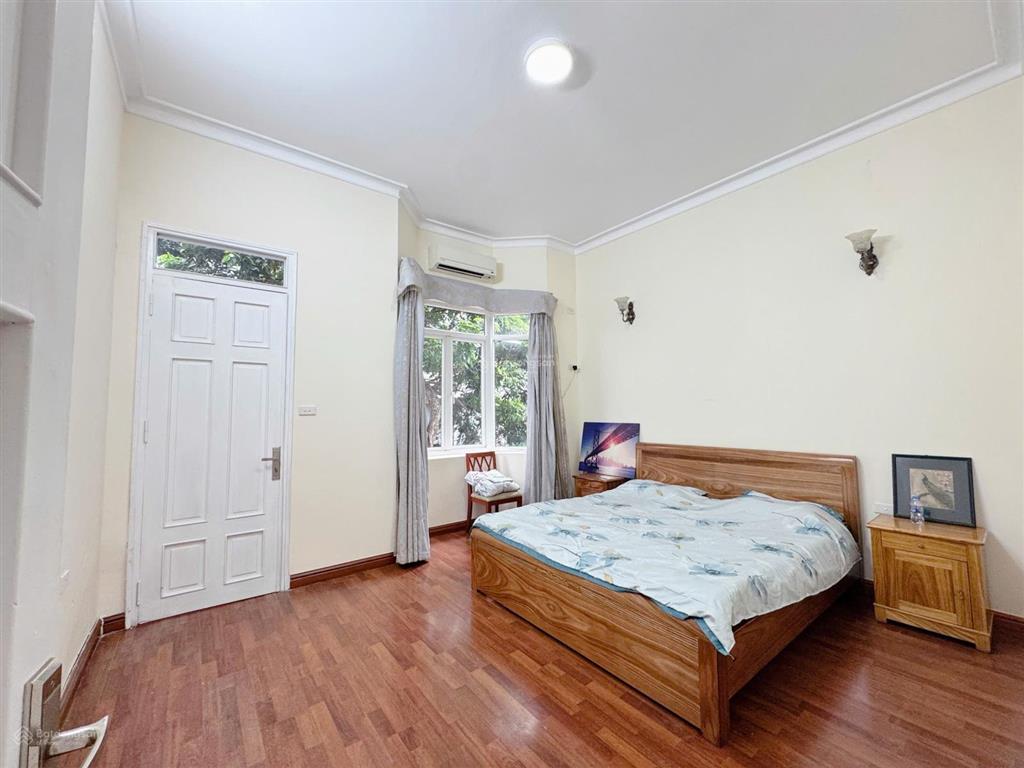 Cho thuê nhà 3 tầng lô góc ô tô tránh ở tô ngọc vân diện tích 75m2, mt 4.5m2, giá 28 triệu/ tháng