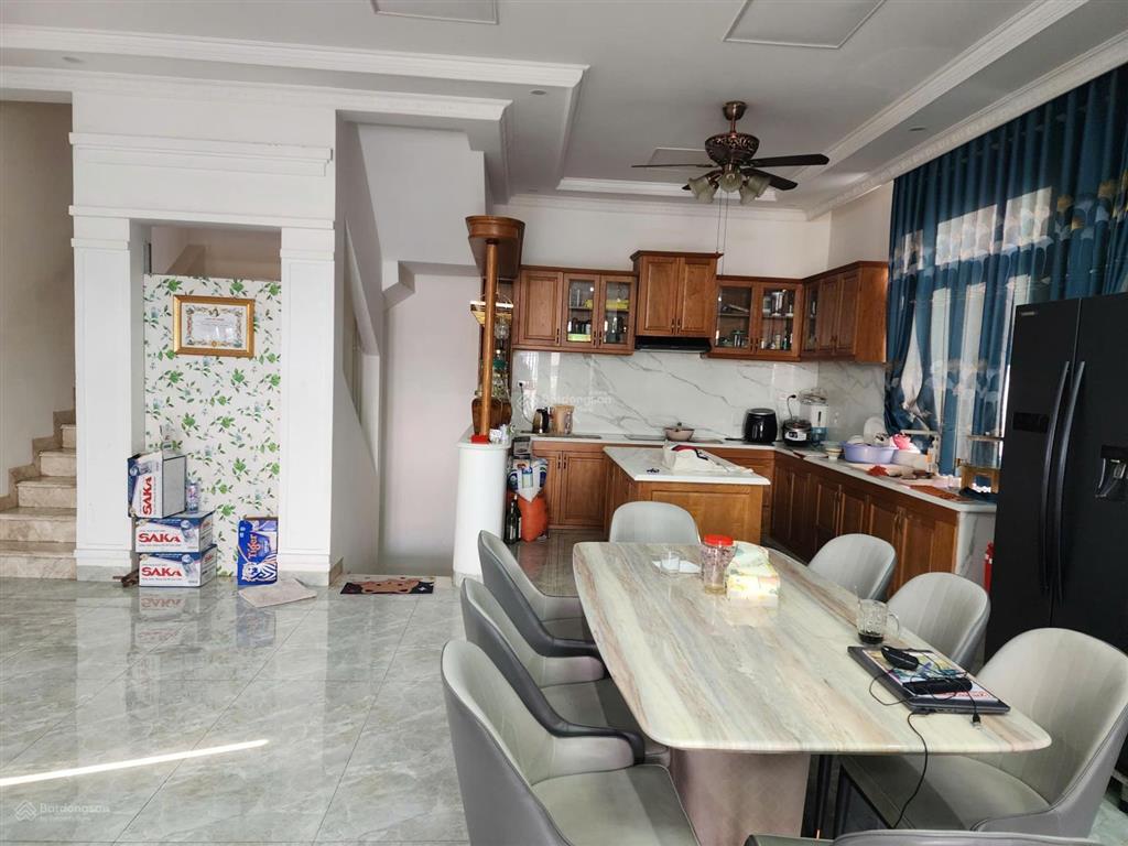 Tôi chính chủ cần bán căn nhà lô góc ôtô tránh có vỉa hè đường trương thị hoa,quận 12tp hồ chí minh