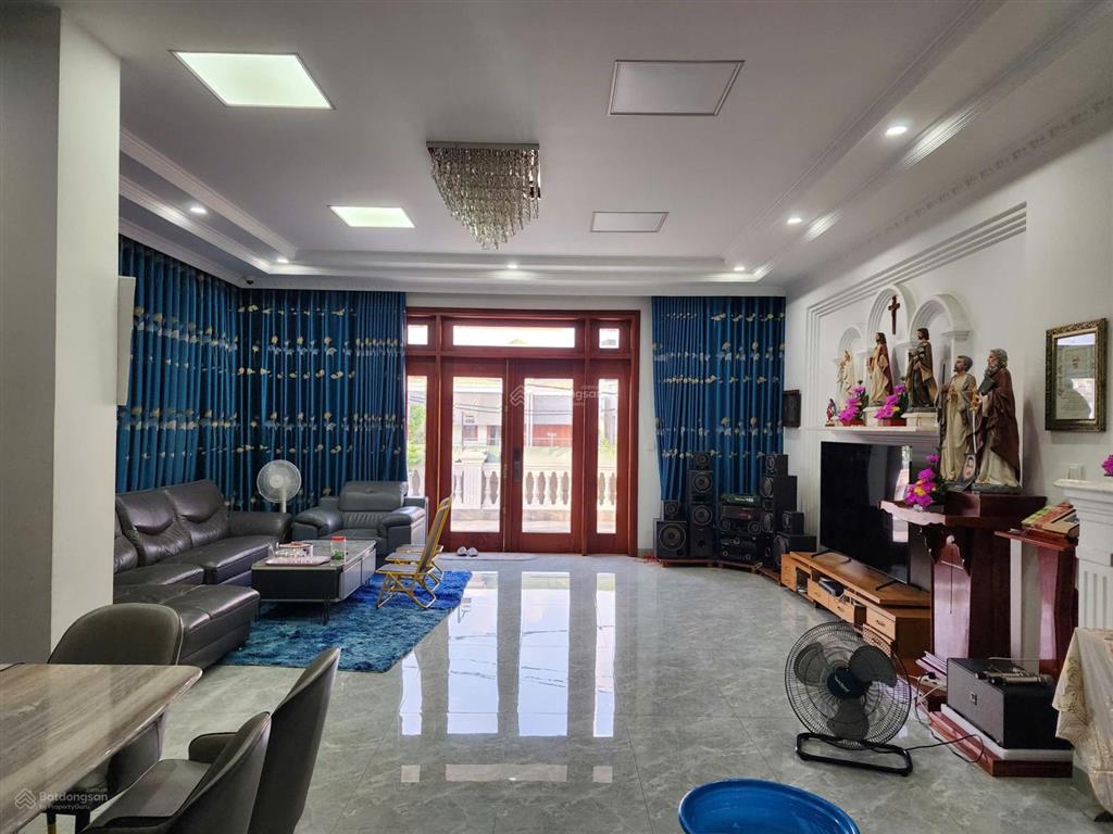 Tôi chính chủ cần bán căn nhà lô góc ôtô tránh có vỉa hè đường trương thị hoa,quận 12tp hồ chí minh