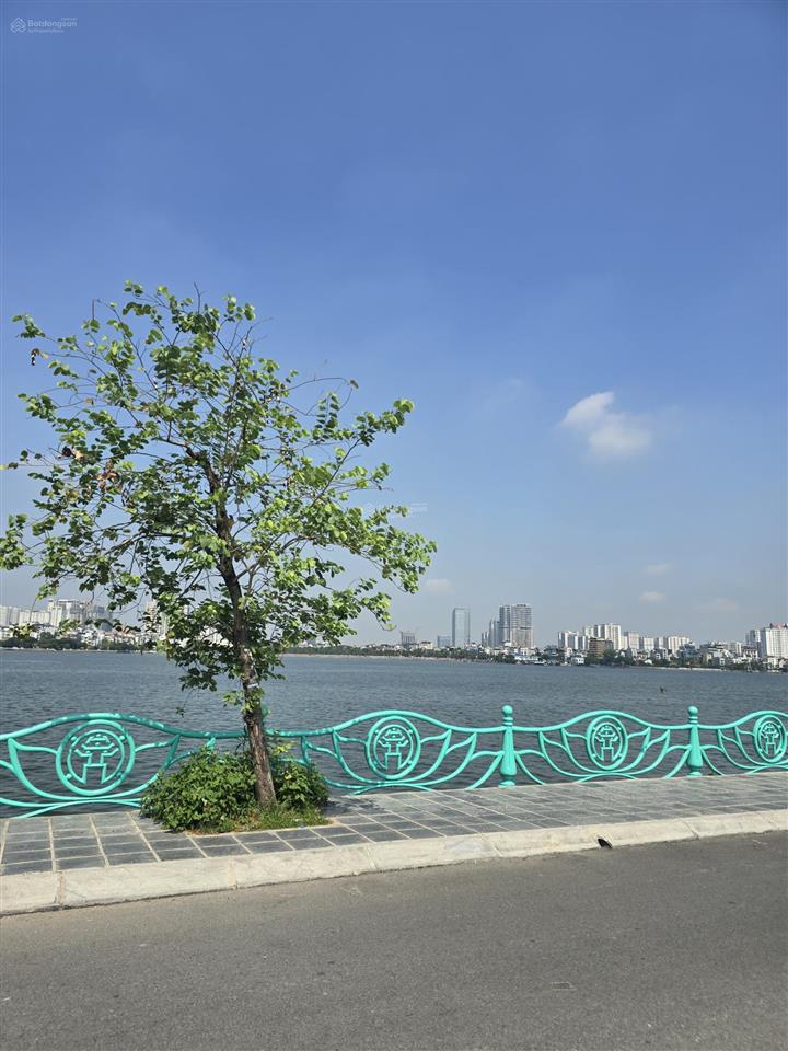 Cho thuê nhà 4 mặt thoáng sân vườn ở âu cơ đẹp thoáng, 300m², mt 20m², giá 28 triệu/1 tháng