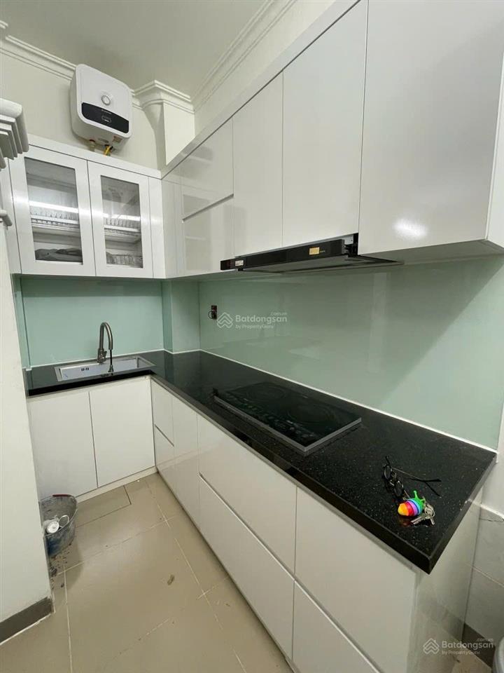 Chính chủ cho thuê nhà ô tô đỗ cửa ở nghi tàm tây hồ, dt 30m², mt 3.8m², x5t, giá 10 triệu/1 tháng
