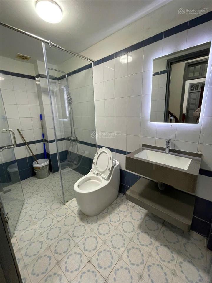 Chính chủ cho thuê nhà ô tô đỗ cửa ở nghi tàm tây hồ, dt 30m², mt 3.8m², x5t, giá 10 triệu/1 tháng