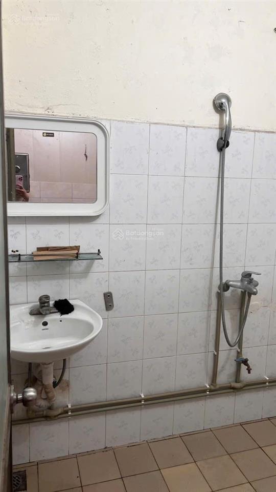 Tôi chủ nhà cần cho thuê nhà 2pn ngõ tô ngọc vân cách 10m ra phố, dt 70m2, mt 5m, 9,5 triệu/tháng