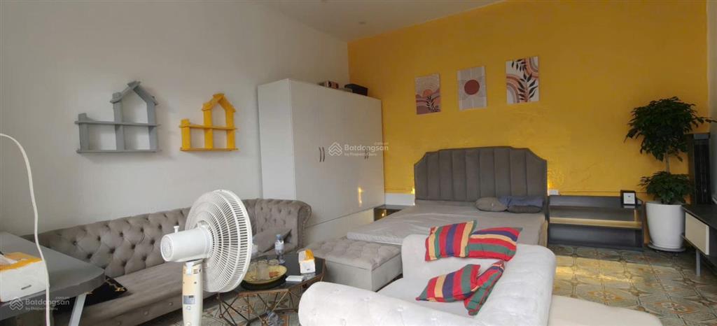 Cho thuê nhà sân vườn ở lạc long quân vị trí đẹp gần phố, 100m², mt 6m², giá 12 triệu/1 tháng