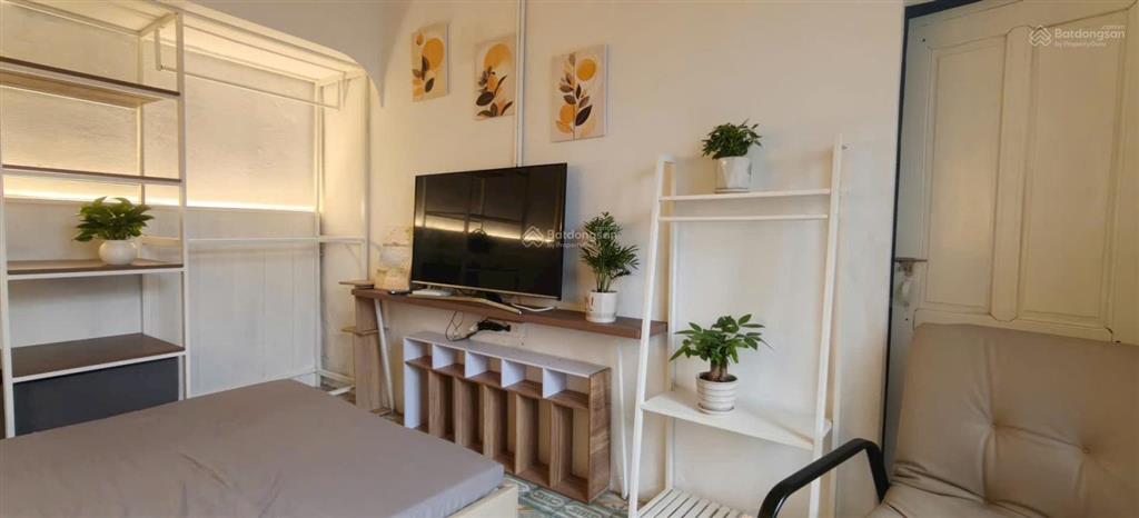 Cho thuê nhà sân vườn ở lạc long quân vị trí đẹp gần phố, 100m², mt 6m², giá 12 triệu/1 tháng
