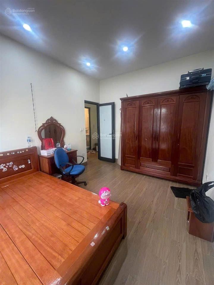 Cho thuê nhà 2 tầng, 2 p ngủ, giá 7 triệu/ tháng ở âu cơ quảng an, tây hồ, vị trí đẹp gần hồ tây