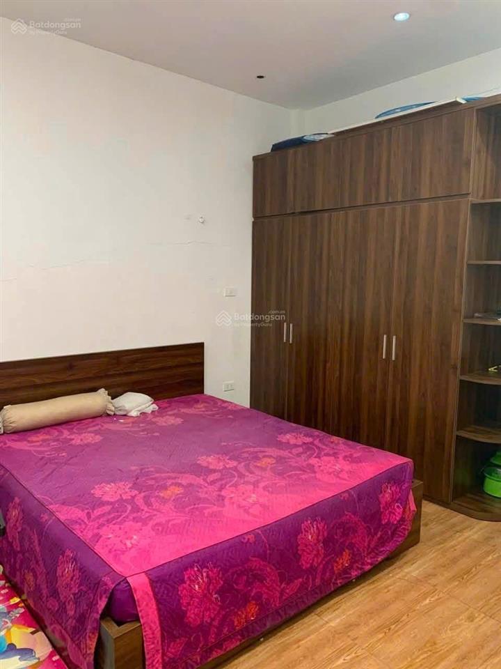 Cho thuê nhà ở âu cơ, quảng an, 75m2, mt 5m x c4, 2pn giá 8 triệu/ tháng, cách 2 nhà ra ô tô tránh