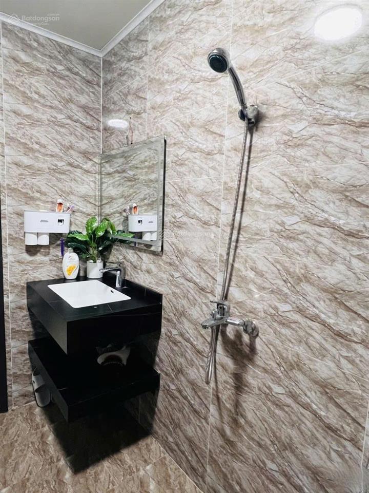Cho thuê nhà 3 tầng, ở an dương dương, tây hồ, diện tích 50m2, mt 4mx3 tầng 3 pn, giá 10 triệu/th