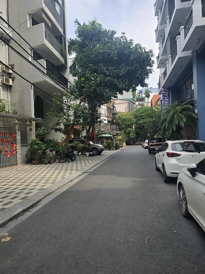 Cho thuê nhà 3 tầng sân vườn ở âu cơ ,xuân diệu ,ô tô tránh có vỉa hè,dt 150m2,mt6m2, giá 20 triệ/1