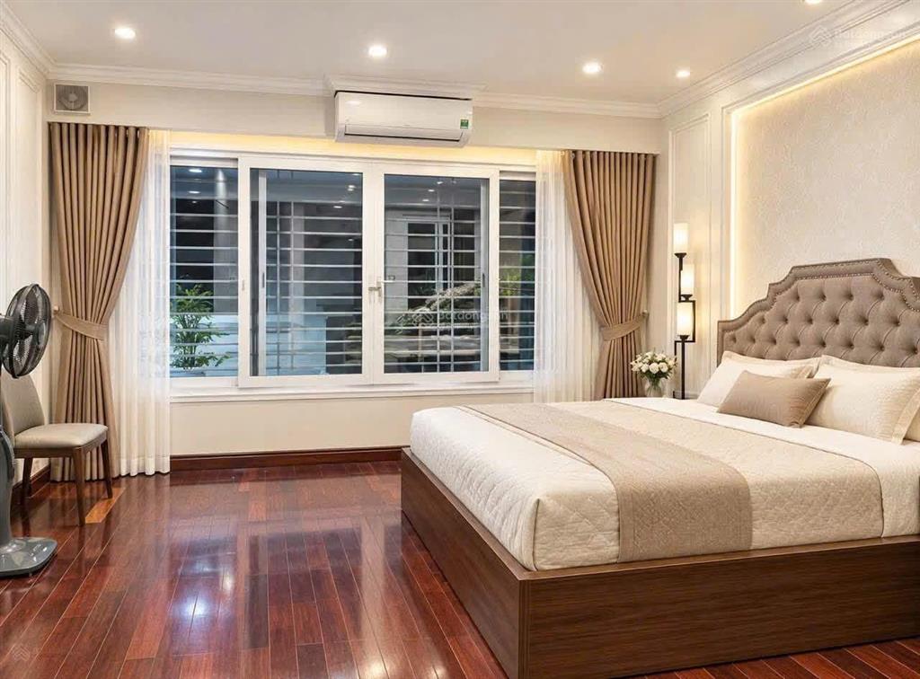 Cho thuê nhà 5 tầng fullđồ ngay sát hồ tây phù hợp làmcăn hộ cho tâythuê,dt75m2,mt6m2,26triệu/1 tha
