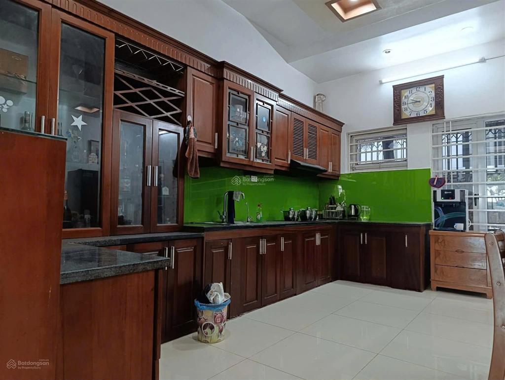 Chính chủ cho thuê nhà sân vườn ô tô tránh có vỉa hè cóhầm ở tứ liên âu cơ,90m2,x3t,18 triệu/1tháng