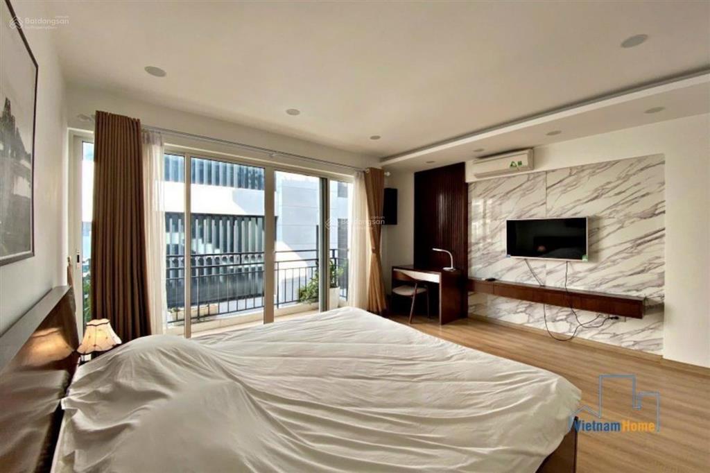 Bán nhà trong ngõ lô góc view hồ tây ô tô vào ở nhật chiêu, diện tích 100m2, 5 tầng, giá 36 tỷ.