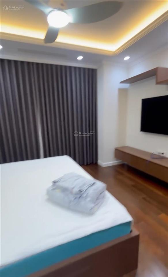 Chính chủ bán căn hộ ở 59 xuân diệu dle roi soleil view sông hồng,tầng caodt88m2,12.8 tỷ.