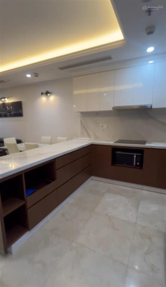 Chính chủ bán căn hộ ở 59 xuân diệu dle roi soleil view sông hồng,tầng caodt88m2,12.8 tỷ.