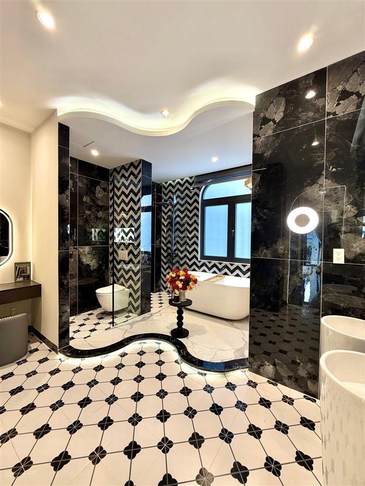 Chính chủ cần bán tòa nhà 9 tầng thang máy ở ngõ phố từ hoa,quảng an tây hồ,dt65m2,x9t, giá 30 tỷ.