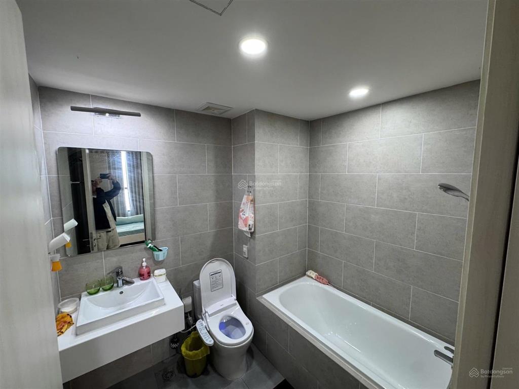 Cho thuê nhanh căn 2pn chung cư dhomme  nhà mới 100% giá 14
