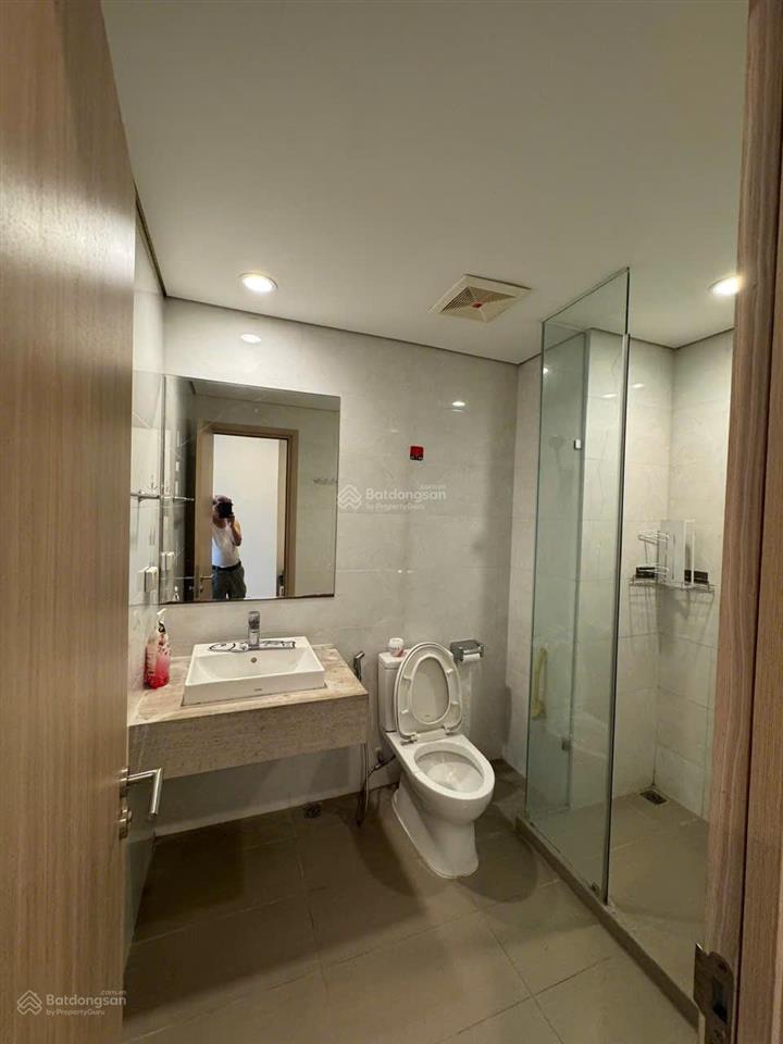 Cho thuê căn hộ 2pn, 2wc full đồ, dt 85m2 view sông hồng đẹp dự án
