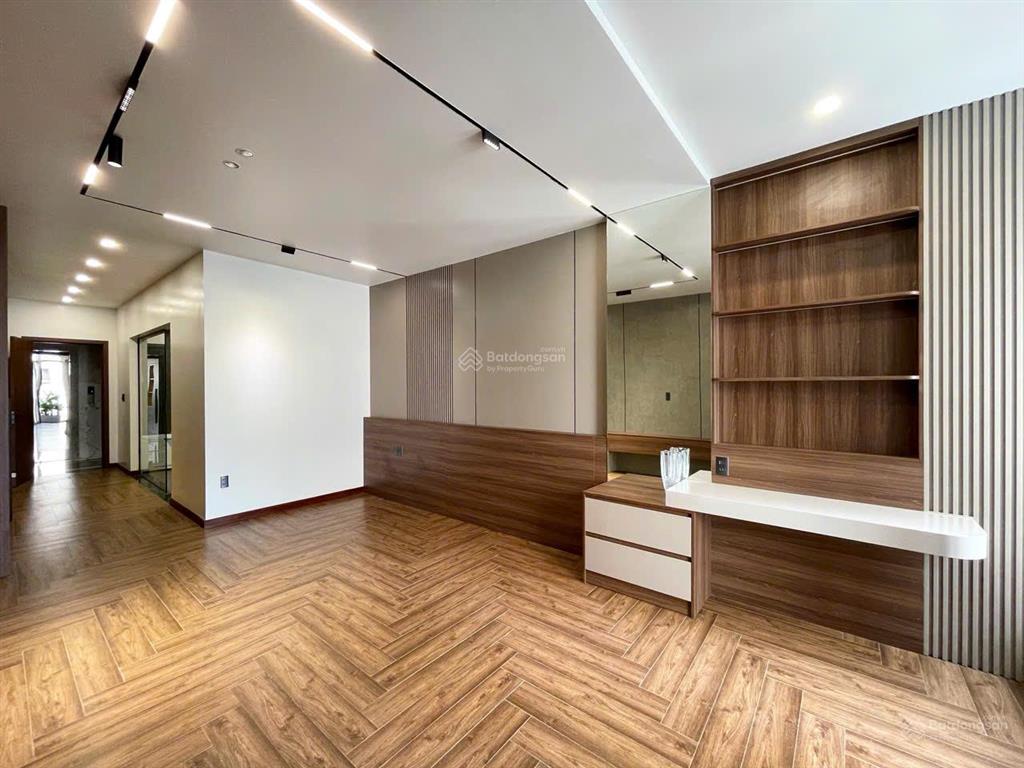  nhà 7 tầng thang máy tuyến 2 lê hồng phong