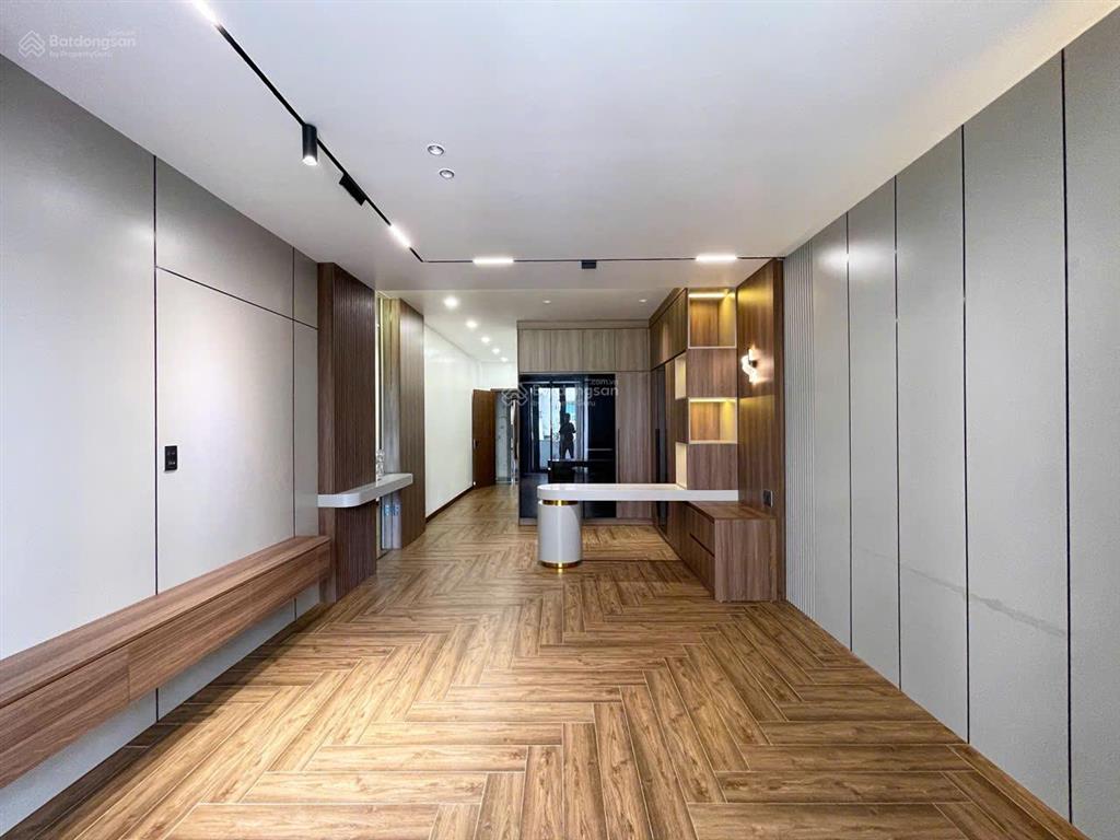  nhà 7 tầng thang máy tuyến 2 lê hồng phong