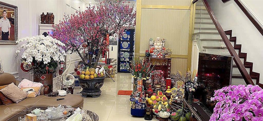 Chính chủ bán nhà 7 tầng thang máy khu vincom lê thánh tông