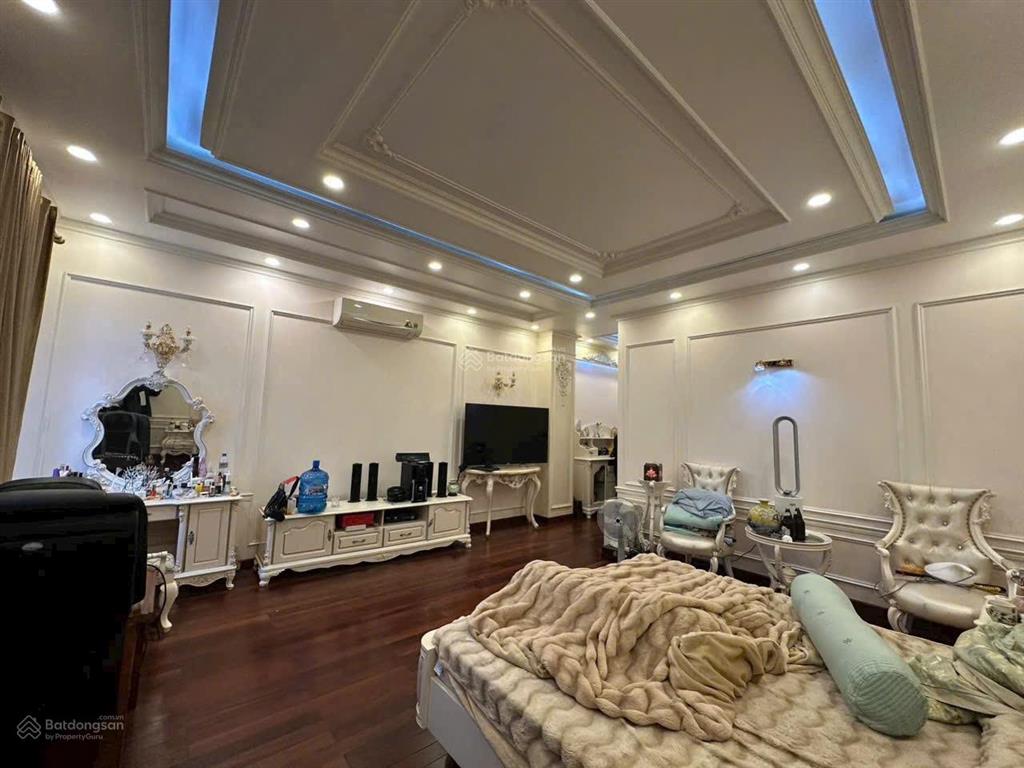 Chính chủ bán nhà 7 tầng thang máy khu vincom lê thánh tông
