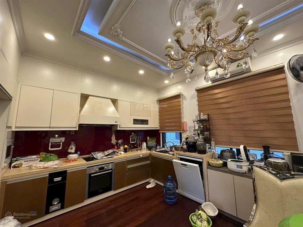 Chính chủ bán nhà 7 tầng thang máy khu vincom lê thánh tông