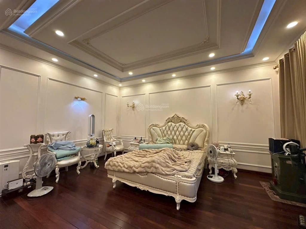 Chính chủ bán nhà 7 tầng thang máy khu vincom lê thánh tông