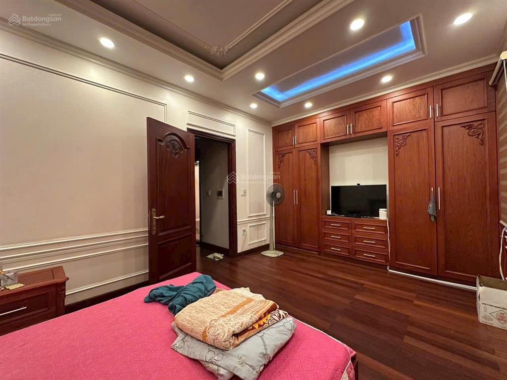 Chính chủ bán nhà 7 tầng thang máy khu vincom lê thánh tông