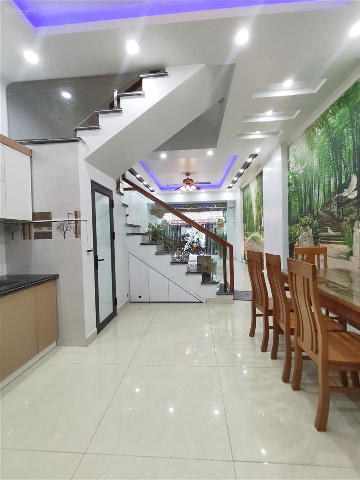 Chủ nhà làm ăn phát đạt, chuyển lên nhà lớn hơn nên cần bán căn nhà tâm huyết!