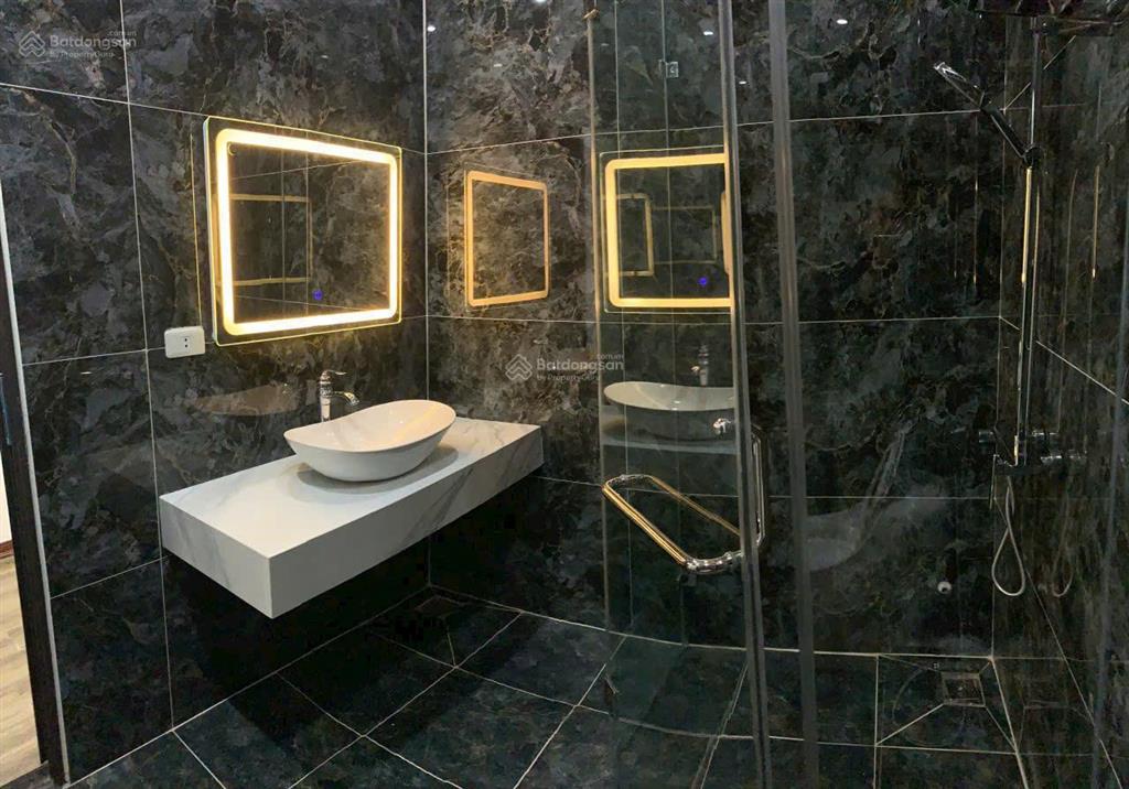 Bán nhà mặt đường tô vũ  văn cao