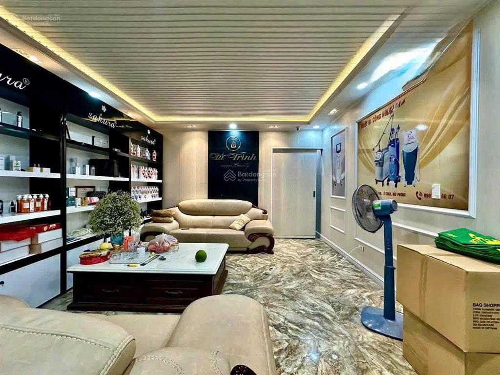 Nhà dân xây độc lập diện tích lớn giữa trung tâm phố hai bà trưng (cát dài)