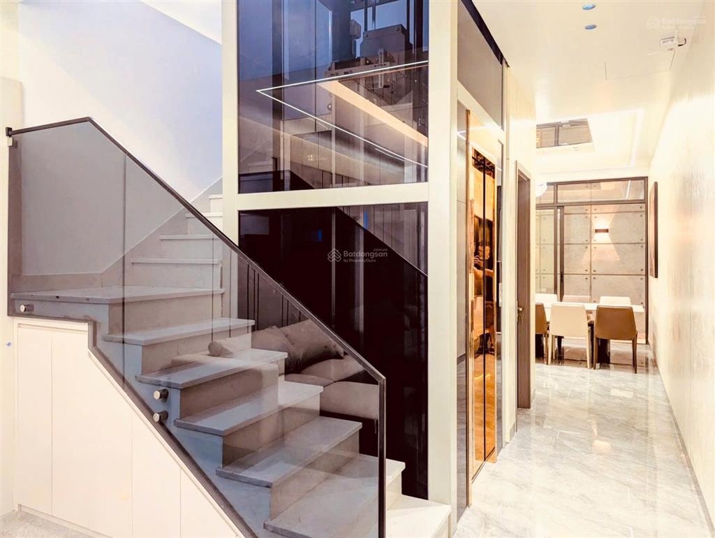 Nhà đẹp thang máy  full nội thất tuyến 2 lê lợi