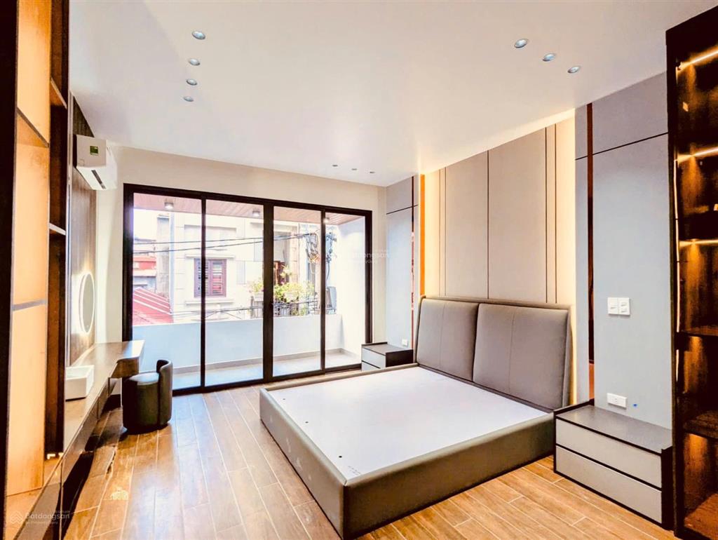 Nhà đẹp thang máy  full nội thất tuyến 2 lê lợi