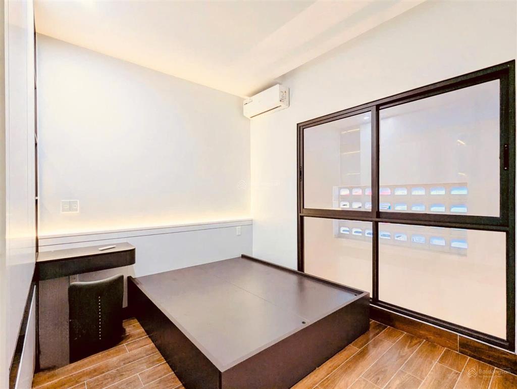 Nhà đẹp thang máy  full nội thất tuyến 2 lê lợi