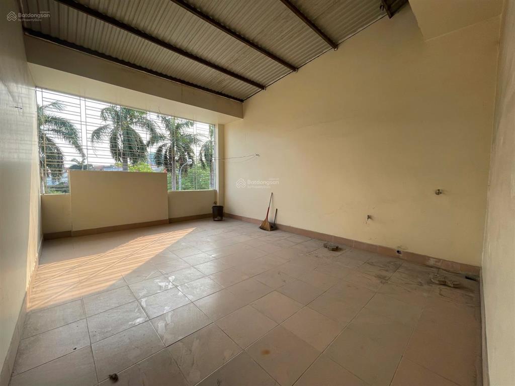 Nhà 3,5 tầng sân cổng view công viên khu phân lô pg an đồng