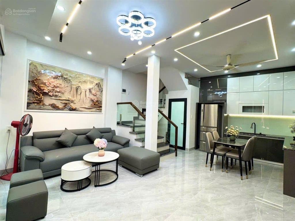 Nhà đẹp lê lợi  sân cổng riêng biệt  chỉ việc xách vali về ở!