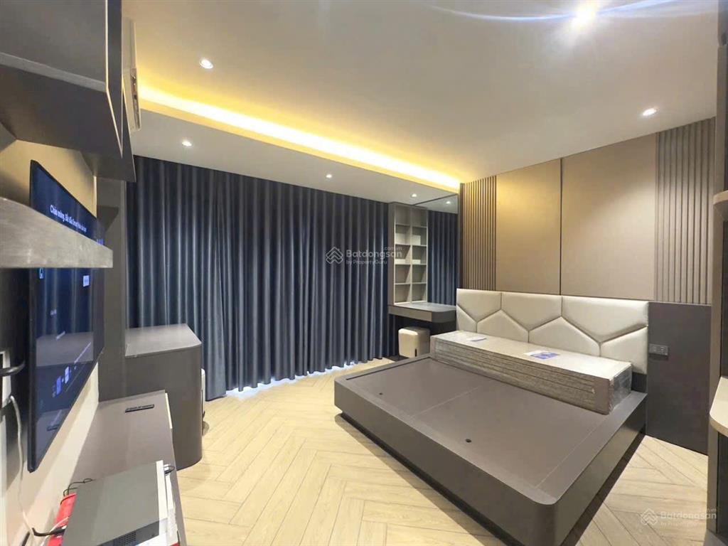 Bán nhà lê hồng phong  hải phòng căn 5,5 tầng thang máy gốc dân full nội thất