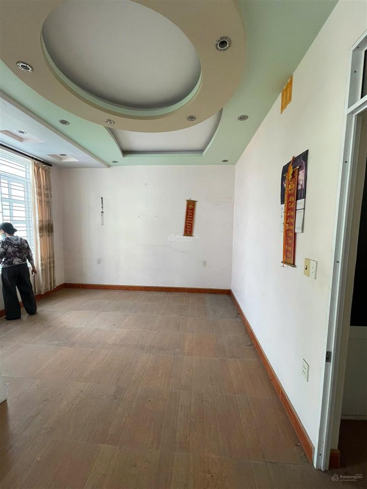 Bán nhà 3 tầng, cách mặt đường đà nẵng chỉ 50m. ô tô vào tận nhà, có thể lắp thang máy