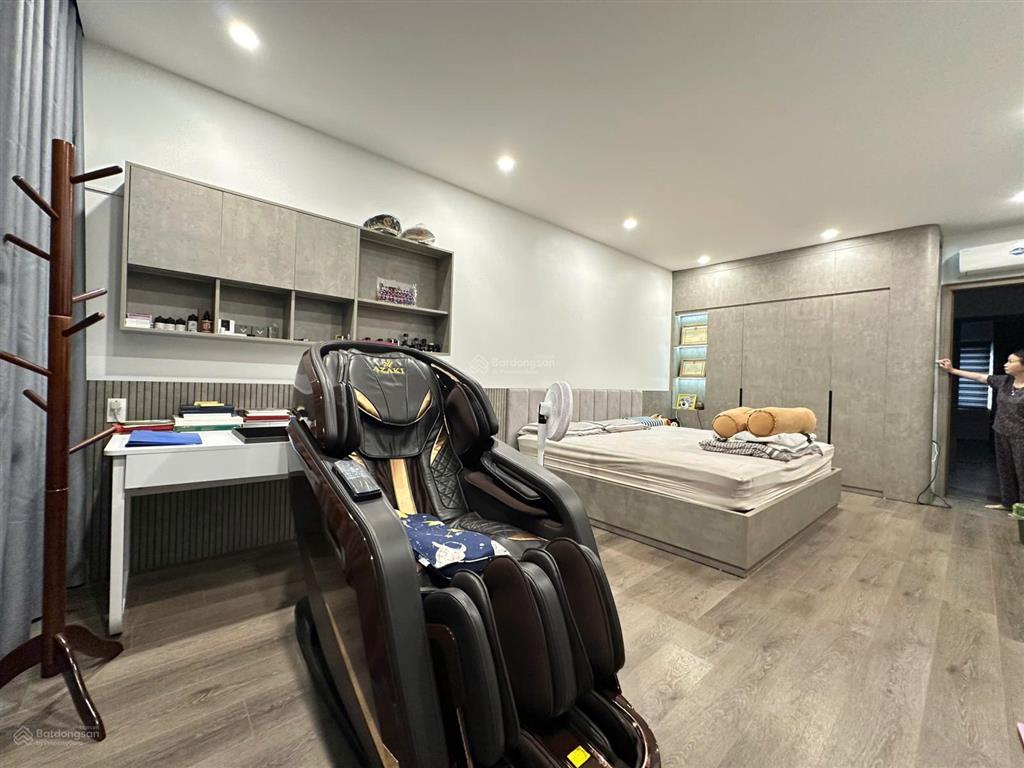 Nhà mặt đường 15m khu phân lô lê hồng phong, quận ngô quyền
