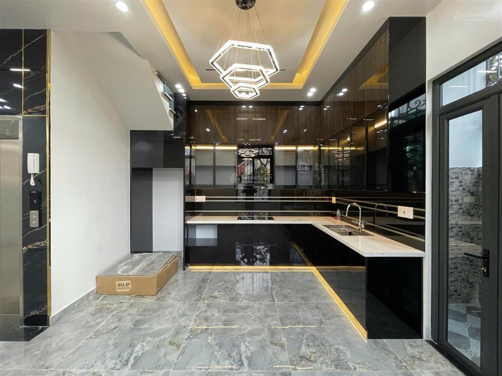 Bán nhà phố đông khê 5 tầng thang máy độc lập mới keng