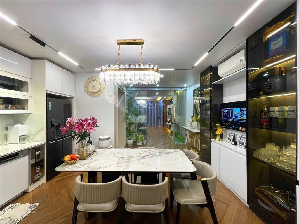 Nhà 5 tầng thang máy tuyến 2 lê hồng phong