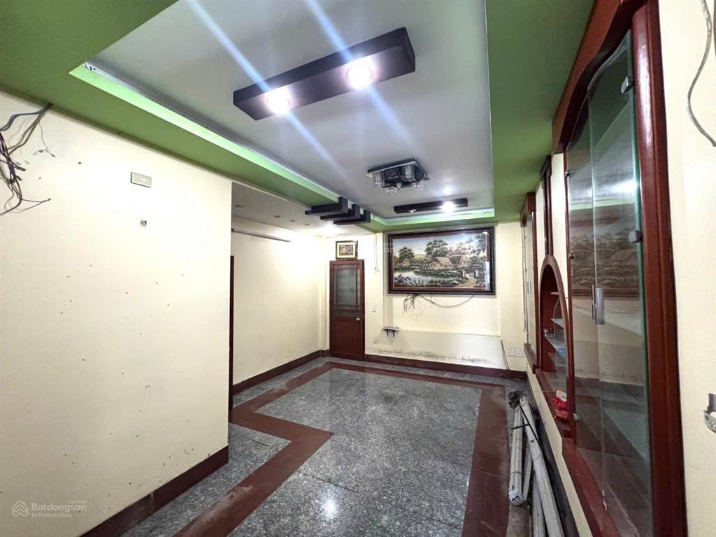Chủ gửi bán nhà mặt đường 30m lô 27 lê hồng phong