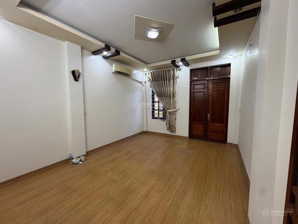 Chủ gửi bán nhà mặt đường 30m lô 27 lê hồng phong