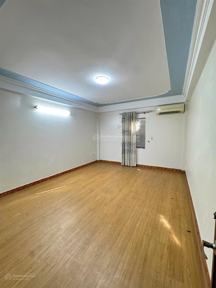 Chủ gửi bán nhà mặt đường 30m lô 27 lê hồng phong